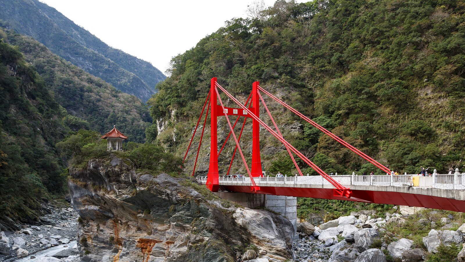 Cầu đỏ bắc qua hẻm núi Taroko, Đài Loan