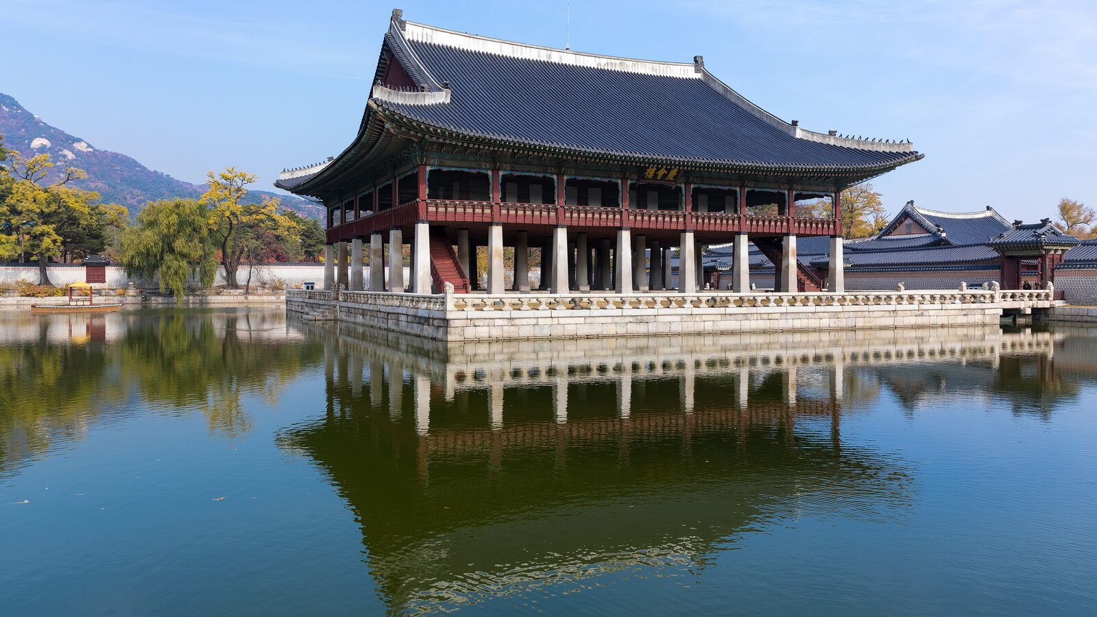 Điện Khánh Hội (Gyeonghoeru) tại cung Gyeongbokgung, Seoul, Hàn Quốc