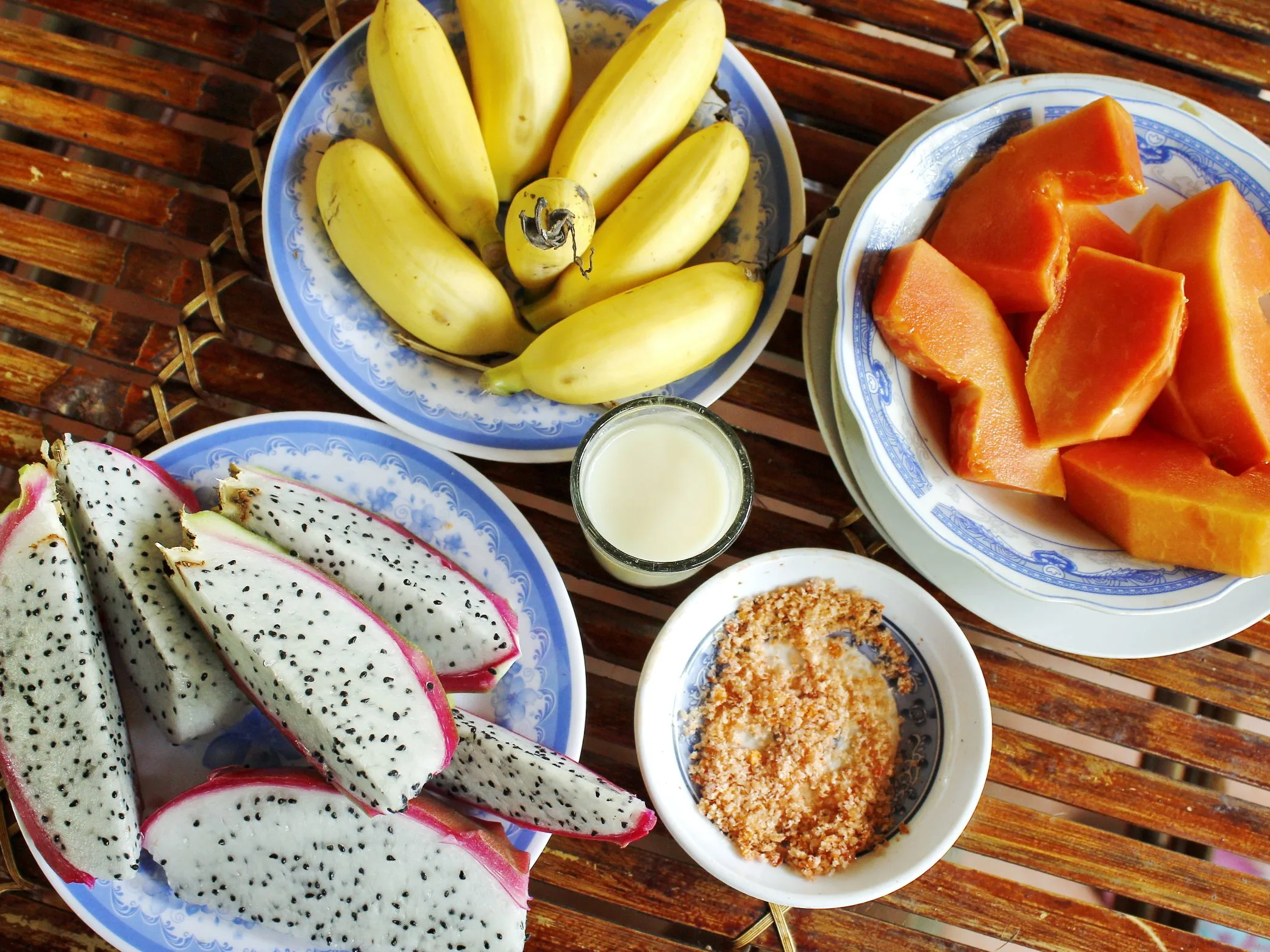 Đĩa trái cây nhiệt đới