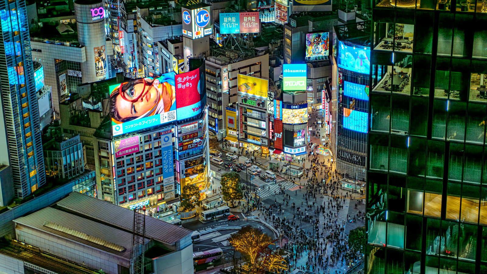 Giao lộ Shibuya nhộn nhịp ở Tokyo, Nhật Bản